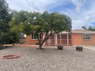 1025 Kentucky Street SE, Albuquerque, NM 87108