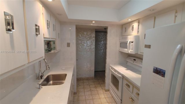 301 174th St 1405, Sunny Isles Beach, FL 33160
