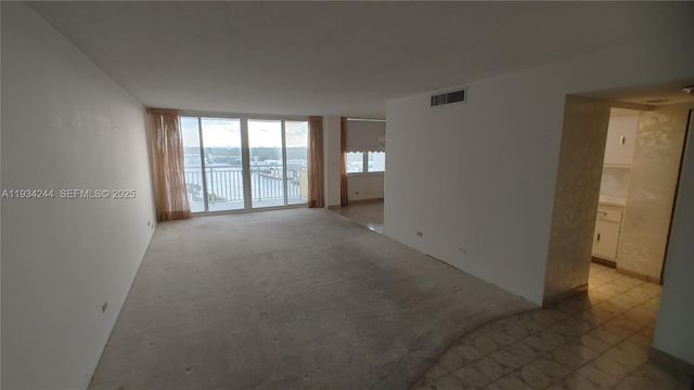 301 174th St 1405, Sunny Isles Beach, FL 33160