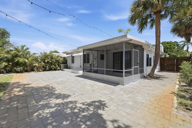 1225 15th Avenue N, Lake Worth Beach, FL 33460