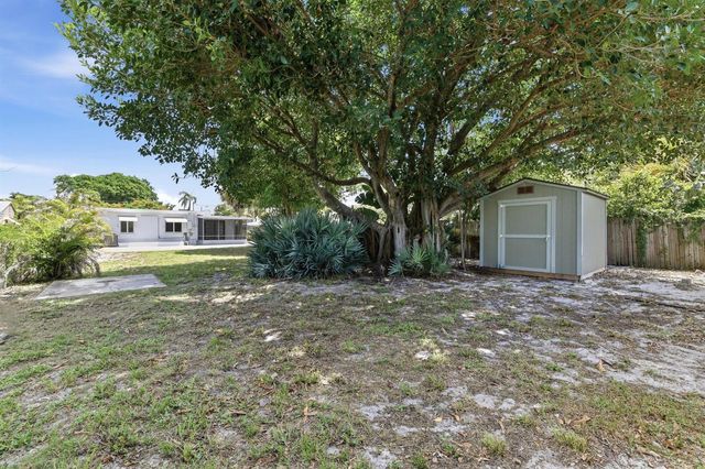 1225 15th Avenue N, Lake Worth Beach, FL 33460