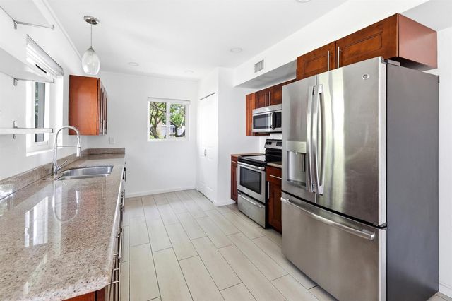 1225 15th Avenue N, Lake Worth Beach, FL 33460