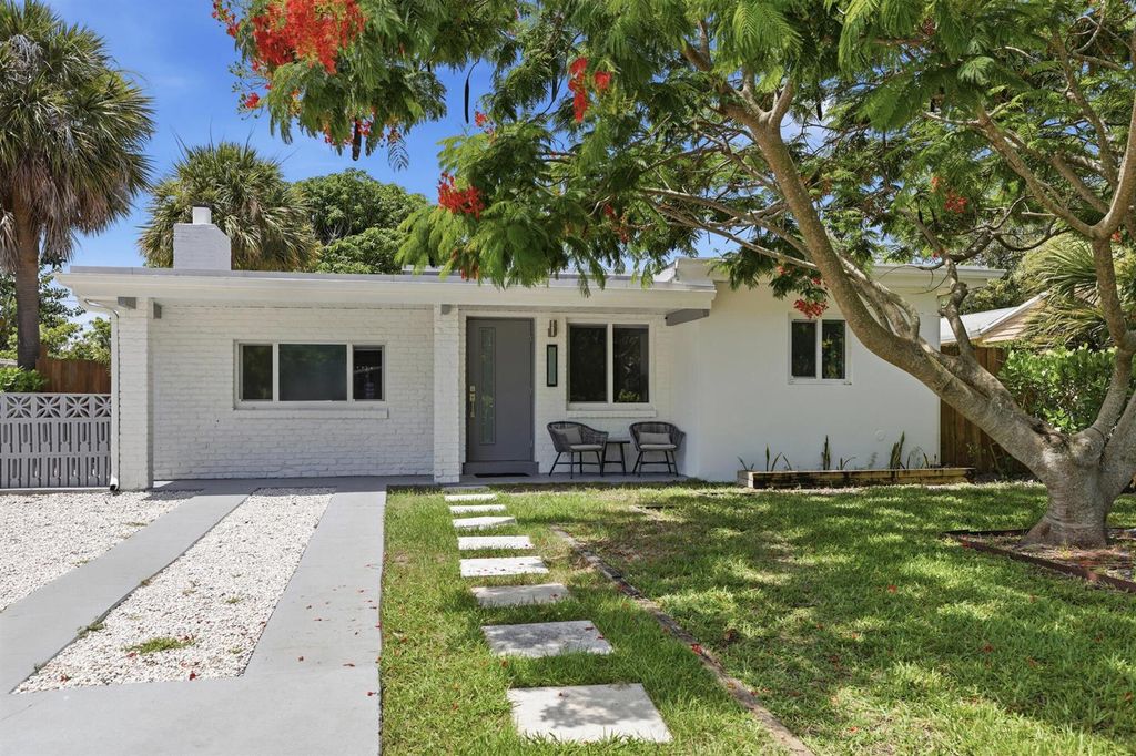 1225 15th Avenue N, Lake Worth Beach, FL 33460