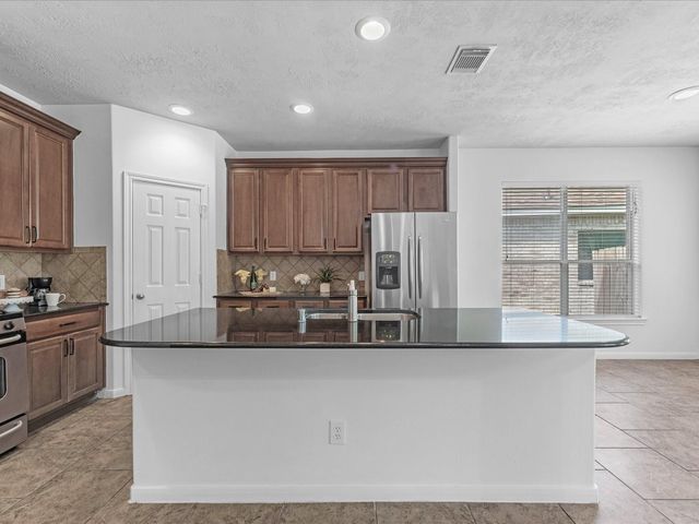 25553 Oakhurst Forest Drive, Porter, TX 77365