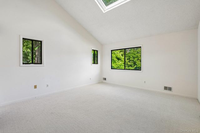 12 Evan Court, Nanuet, NY 10954