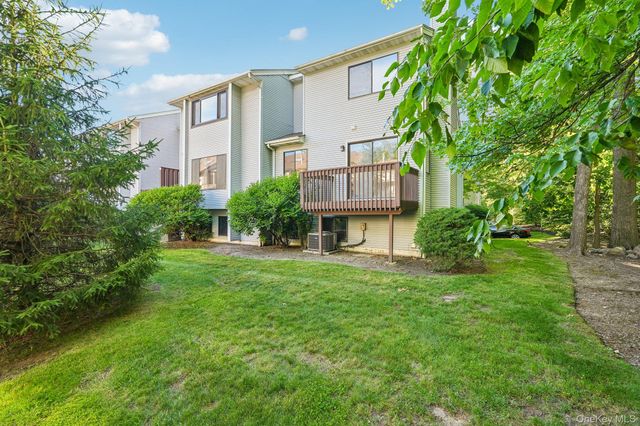 12 Evan Court, Nanuet, NY 10954