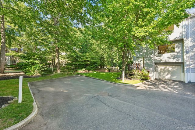 12 Evan Court, Nanuet, NY 10954
