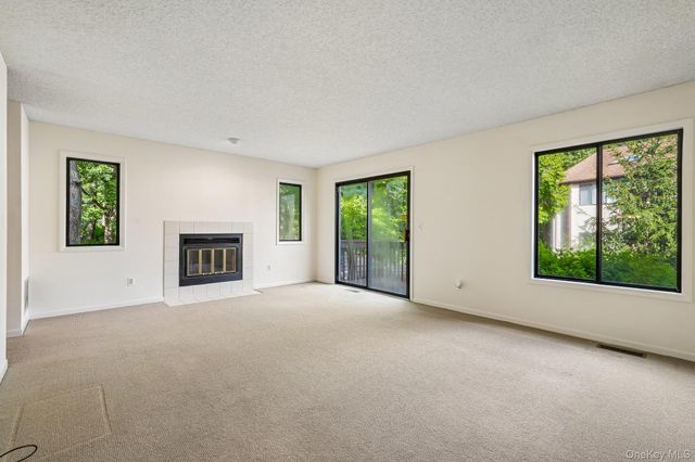 12 Evan Court, Nanuet, NY 10954