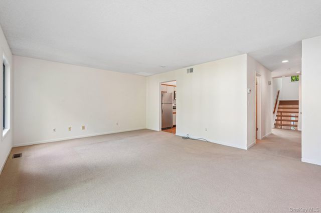 12 Evan Court, Nanuet, NY 10954