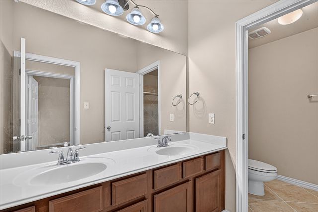 1049 Chickasaw Drive, Carrollton, TX 75010