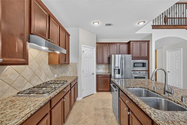 1049 Chickasaw Drive, Carrollton, TX 75010