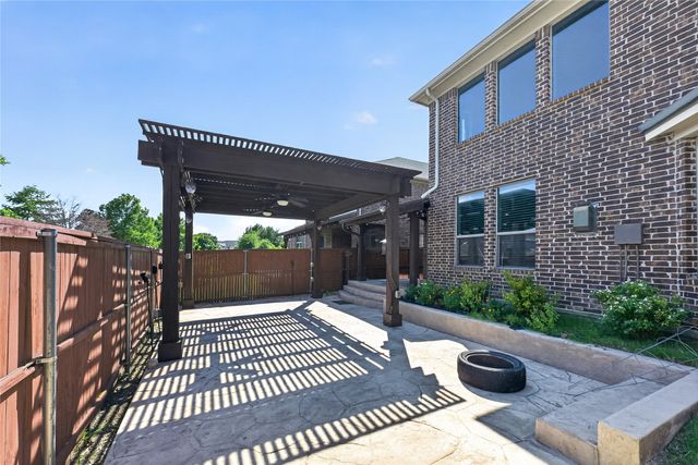 1049 Chickasaw Drive, Carrollton, TX 75010
