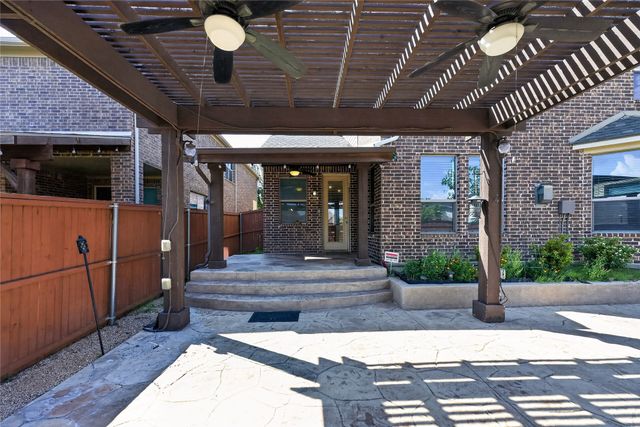1049 Chickasaw Drive, Carrollton, TX 75010