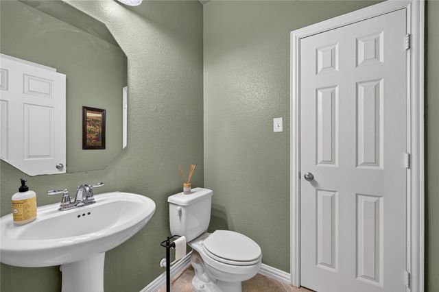 1049 Chickasaw Drive, Carrollton, TX 75010