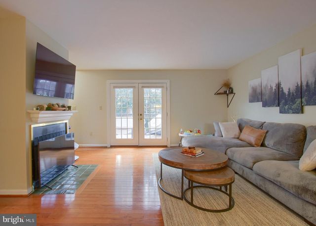 606 SHOWERS ST, Harrisburg, PA 17104