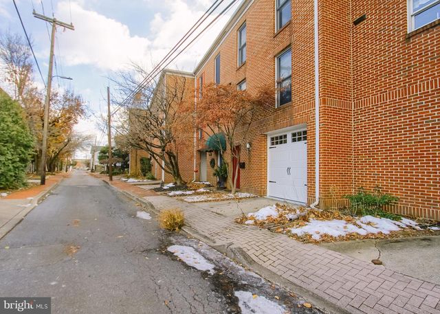 606 SHOWERS ST, Harrisburg, PA 17104