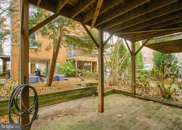 606 SHOWERS ST, Harrisburg, PA 17104