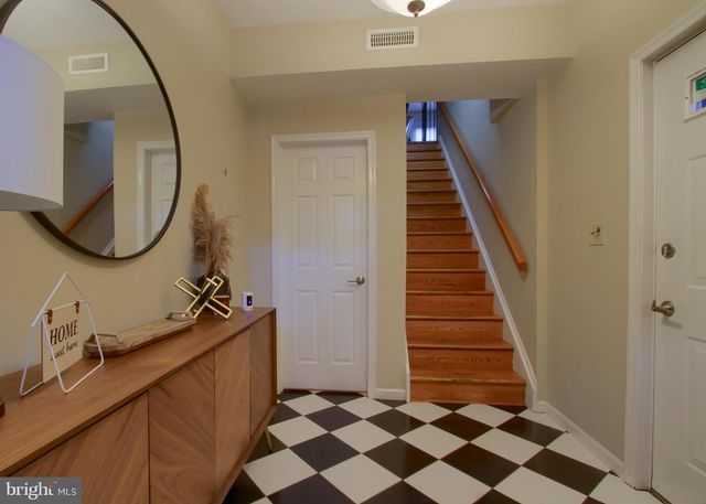 606 SHOWERS ST, Harrisburg, PA 17104