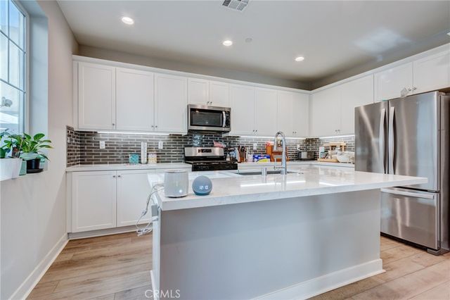 4240 S Crisanta Privado, Ontario, CA 91761