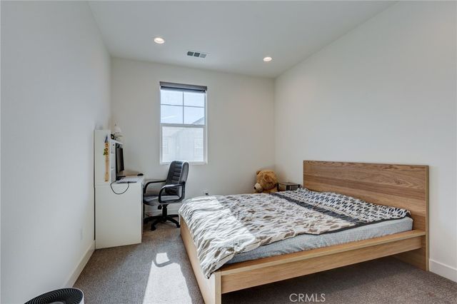 4240 S Crisanta Privado, Ontario, CA 91761