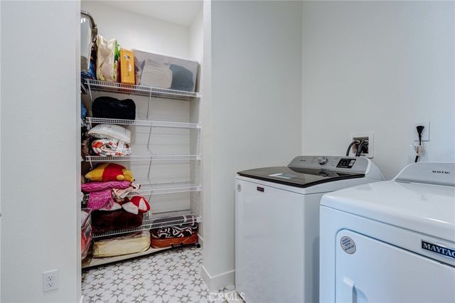 4240 S Crisanta Privado, Ontario, CA 91761