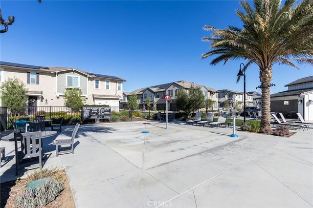 4240 S Crisanta Privado, Ontario, CA 91761