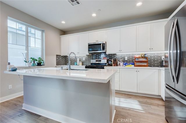 4240 S Crisanta Privado, Ontario, CA 91761