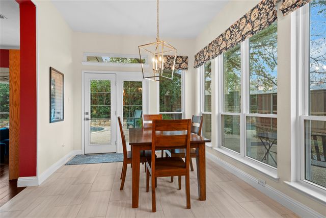 2400 Crest Park Drive, Arlington, TX 76006