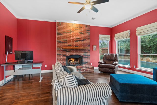 2400 Crest Park Drive, Arlington, TX 76006