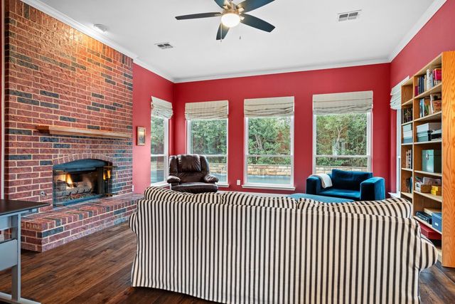 2400 Crest Park Drive, Arlington, TX 76006