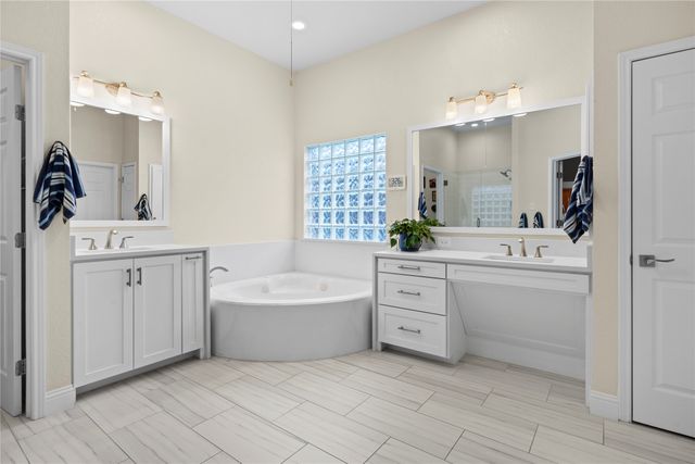 2400 Crest Park Drive, Arlington, TX 76006