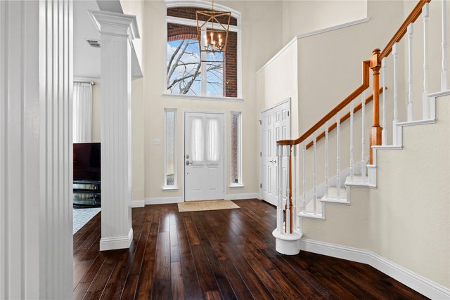 2400 Crest Park Drive, Arlington, TX 76006