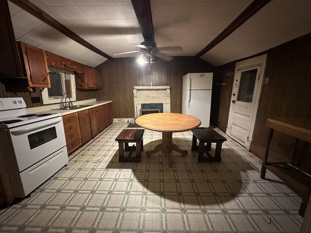 18 Brown Teal Rd, Petersburg, TN 37144