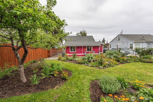 616 E Lopez Avenue, Port Angeles, WA 98362
