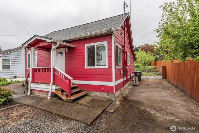 616 E Lopez Avenue, Port Angeles, WA 98362