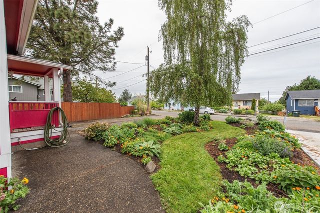 616 E Lopez Avenue, Port Angeles, WA 98362