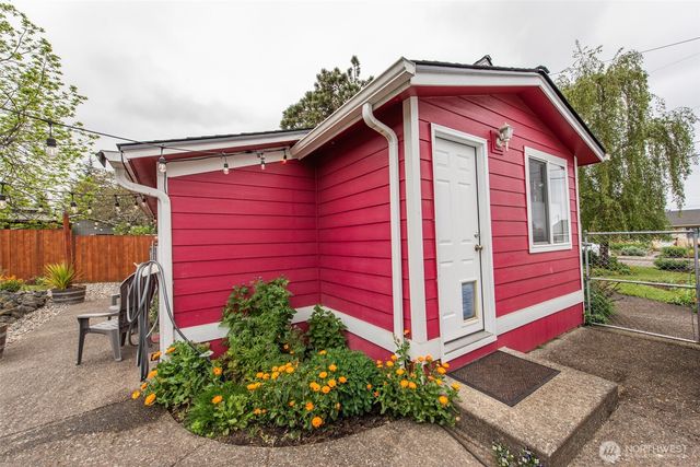 616 E Lopez Avenue, Port Angeles, WA 98362