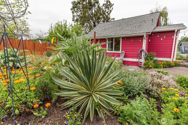 616 E Lopez Avenue, Port Angeles, WA 98362