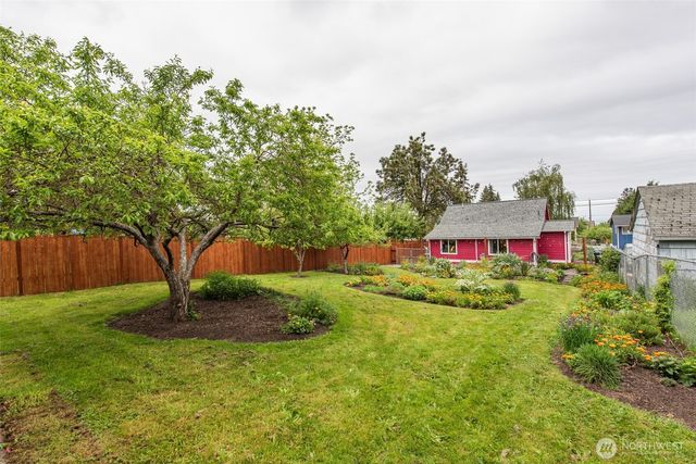 616 E Lopez Avenue, Port Angeles, WA 98362