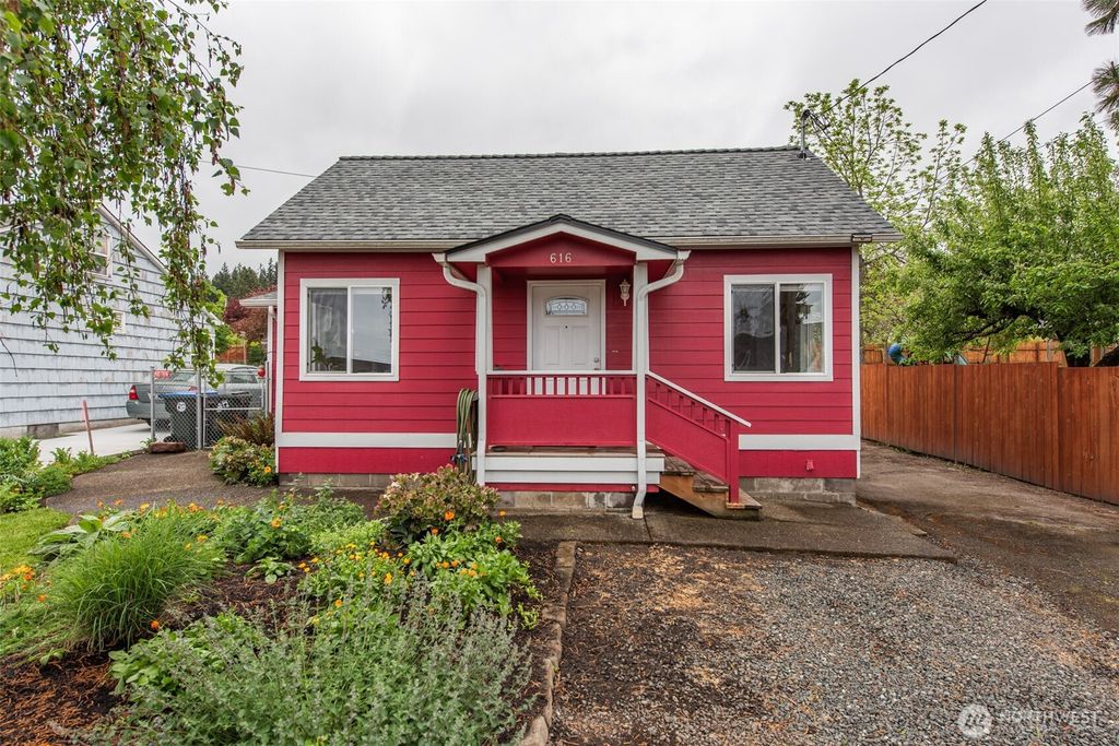 616 E Lopez Avenue, Port Angeles, WA 98362