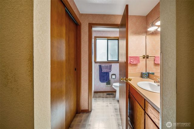 7718 Fairview Road SW, Olympia, WA 98512
