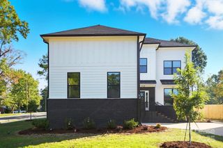 432 W CAMA Street, Charlotte, NC 28217
