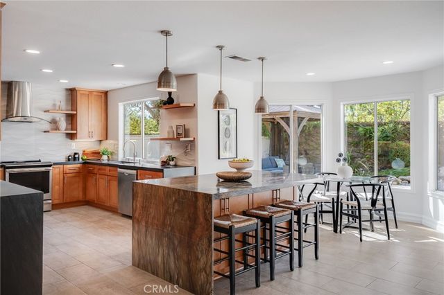 21 Rhode Island, Irvine, CA 92606