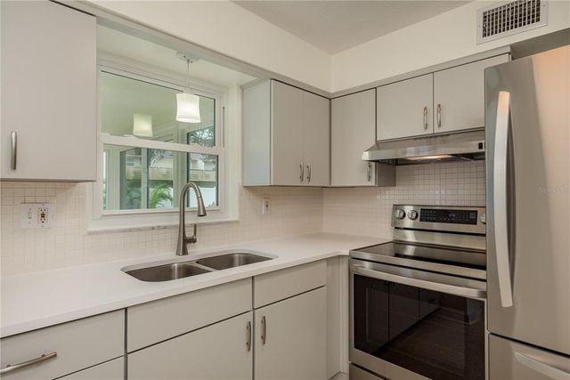 2020 DOUGLAS AVENUE, Dunedin, FL 34698