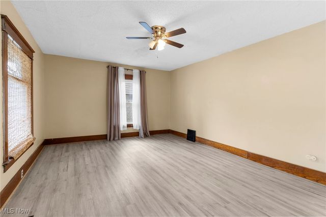 356 Laird Avenue SE, Warren, OH 44483