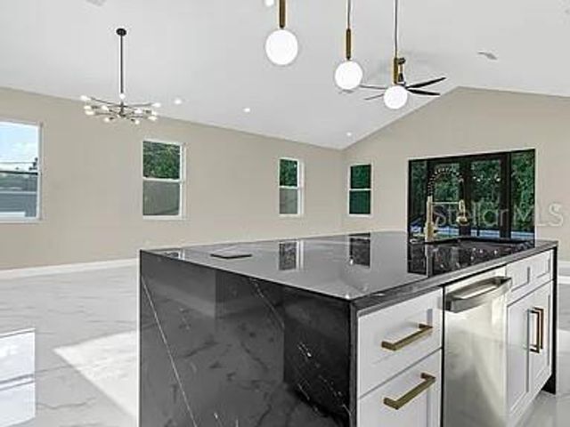 2839 60TH AVENUE N, St Petersburg, FL 33714