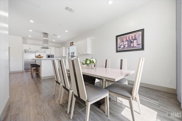 6618 Sycamore Wood Lane, Bakersfield, CA 93313