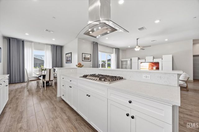 6618 Sycamore Wood Lane, Bakersfield, CA 93313