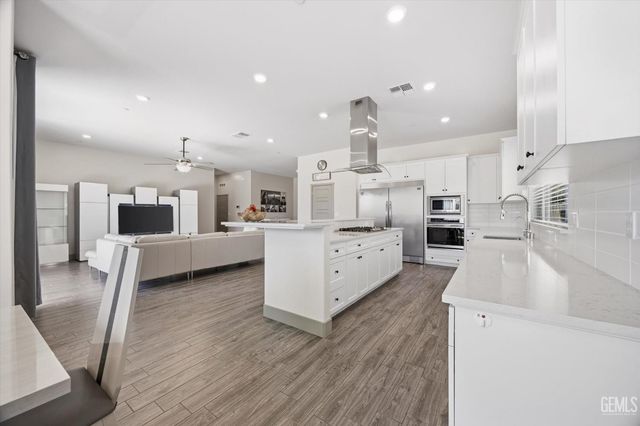 6618 Sycamore Wood Lane, Bakersfield, CA 93313