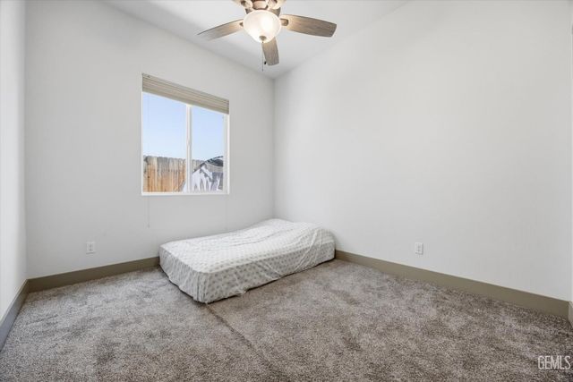 6618 Sycamore Wood Lane, Bakersfield, CA 93313